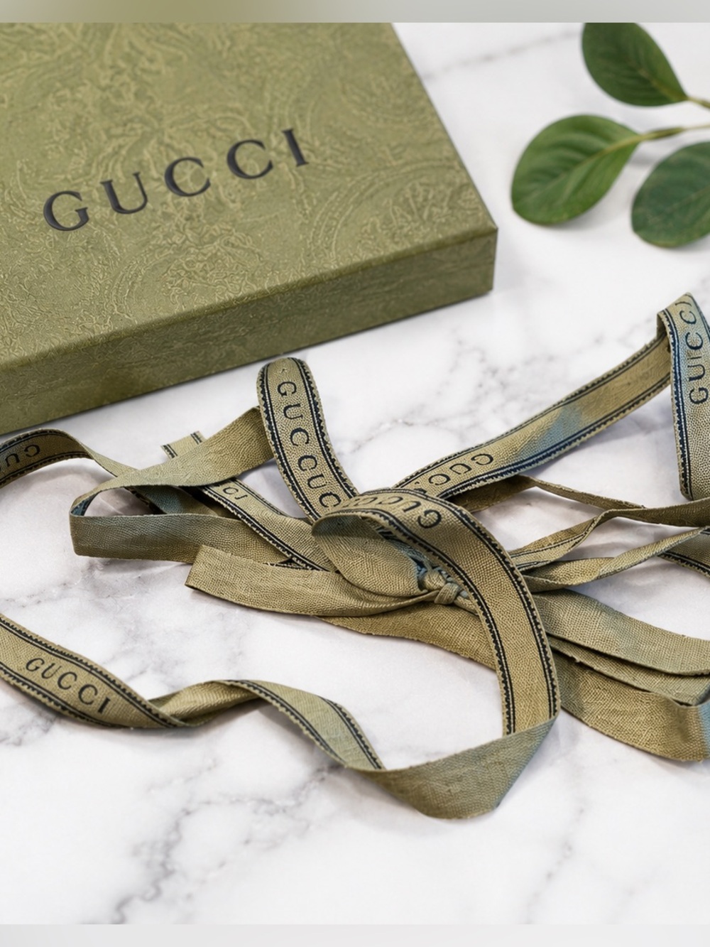 Authentic Gucci Logo Ribbon 82” Luxury Gift Wrap Green - Picture 2 of 5